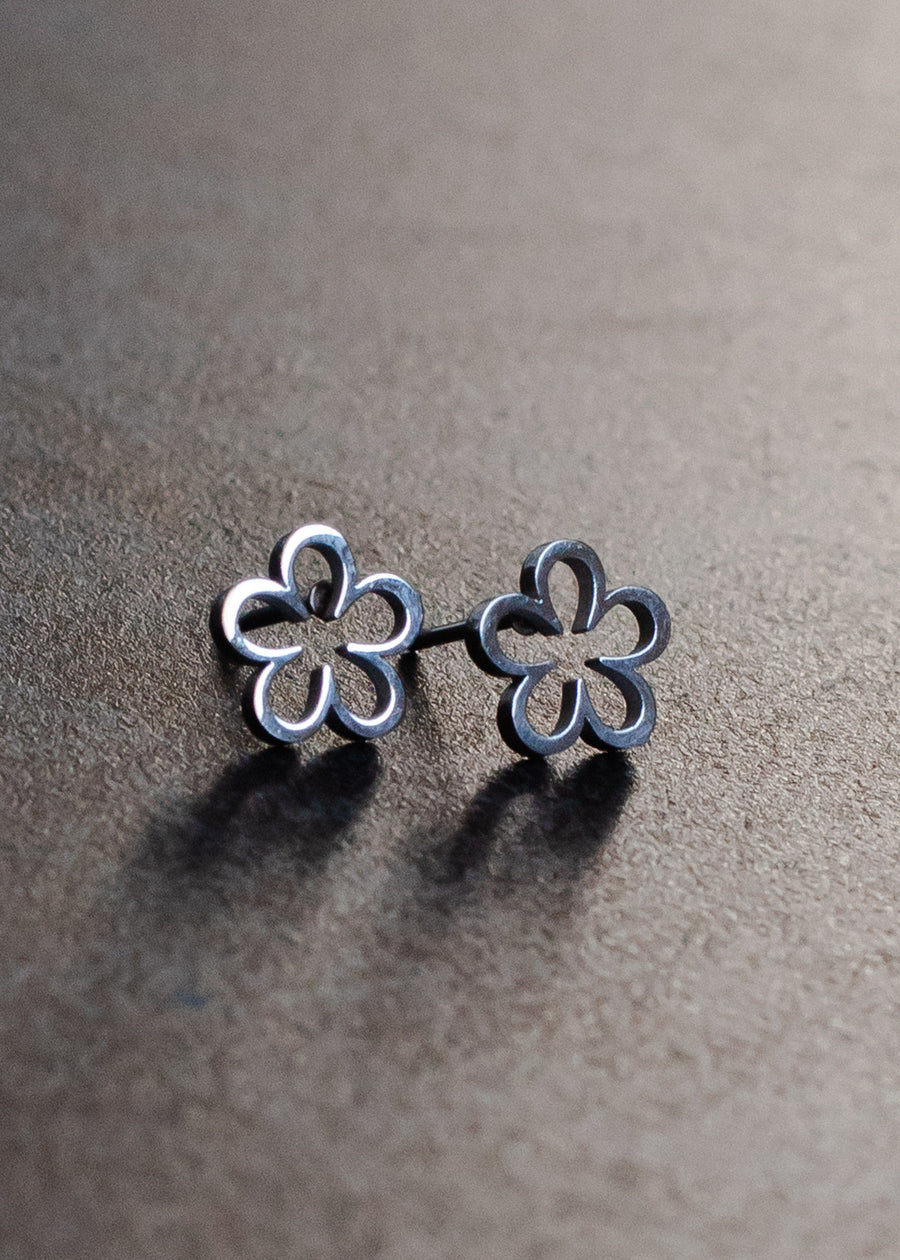 Gardenia Stud Earrings - Silver