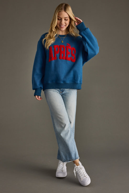 blue apres sweatshirt, dark blue sweatshirt, apres sweatshirt, oversized sweatshirt, women's sweatshirt, ski trip