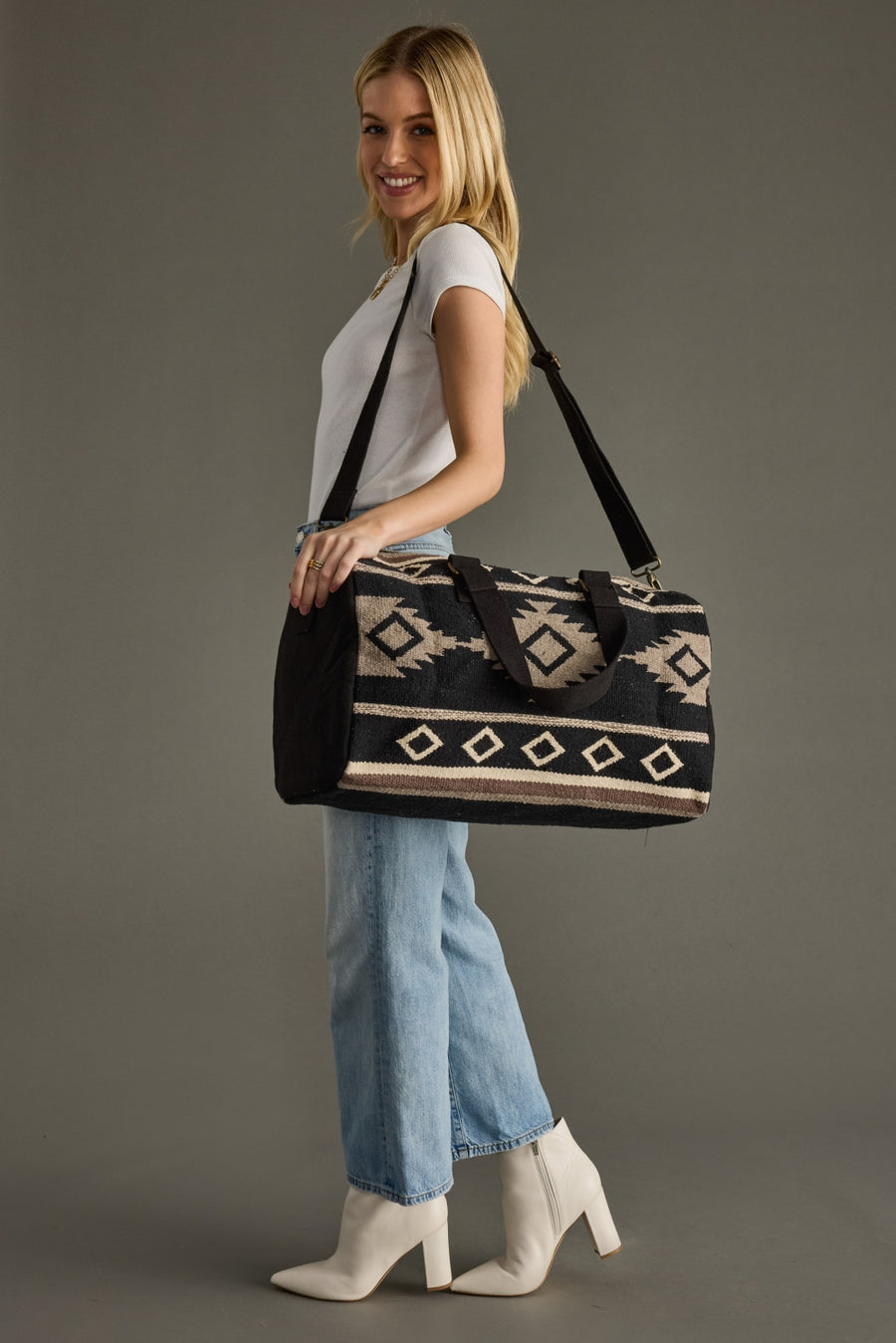 WOVEN-738_BLACK