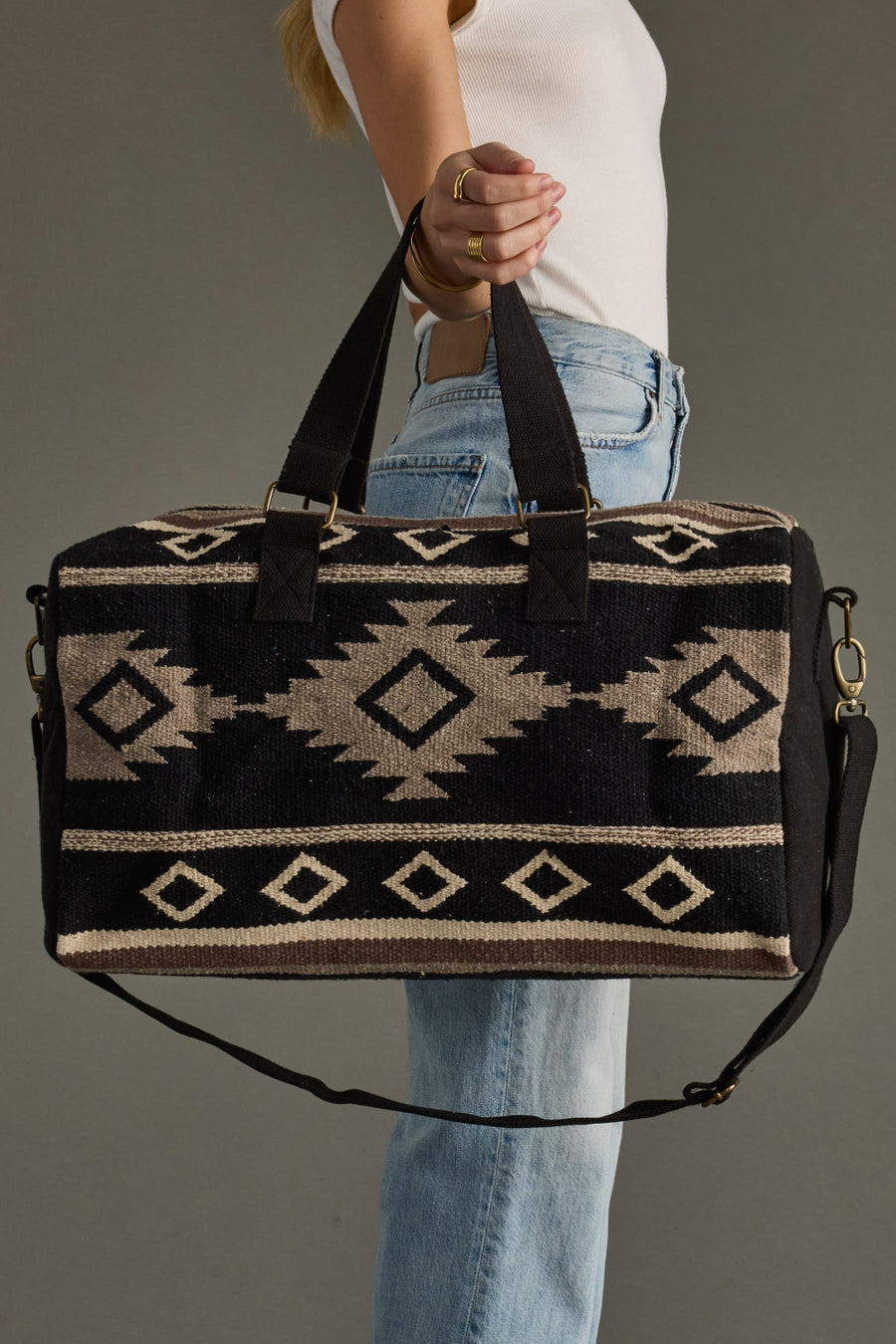 WOVEN-738_BLACK