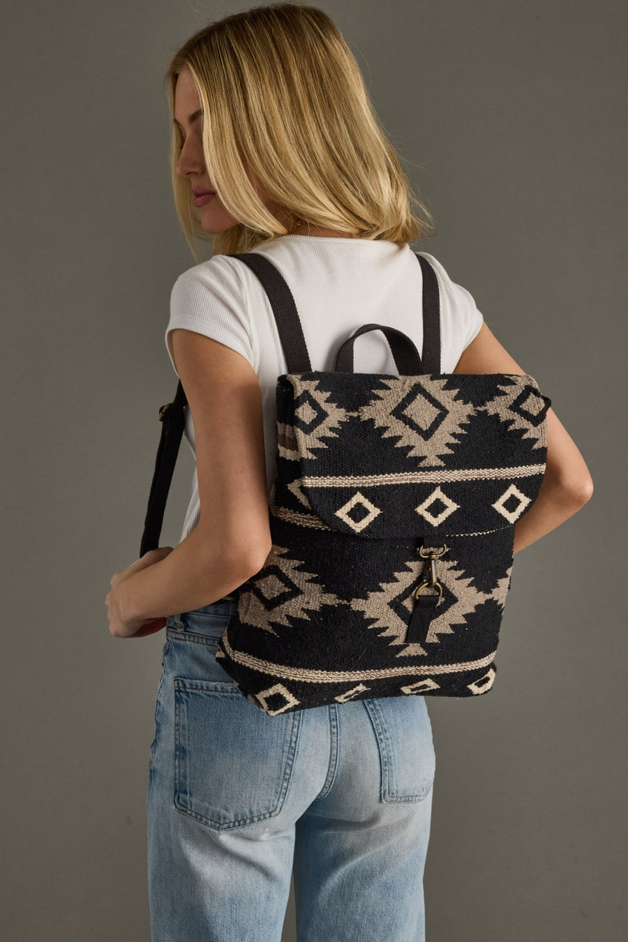 WOVEN-739_BLACK