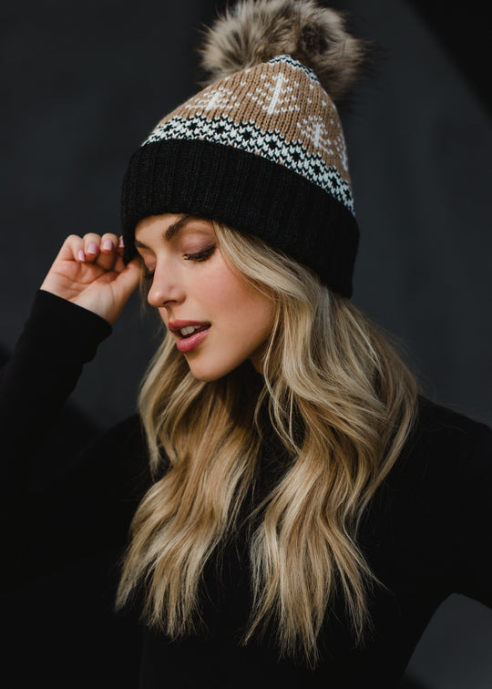 Snow Hard Feelings Pattern Pom Hat