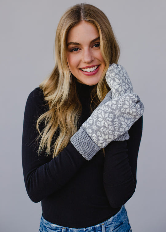 Snowflake Mittens - Gray