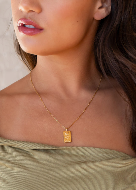 Luxe Gold Pendant Necklace