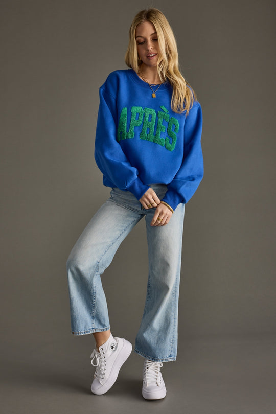 blue and green apres sweatshirt, apres sweatshirt, blue sweatshirt, oversized sweatshirt, colorful sweatshirt, women's sweatshirt, ski trip