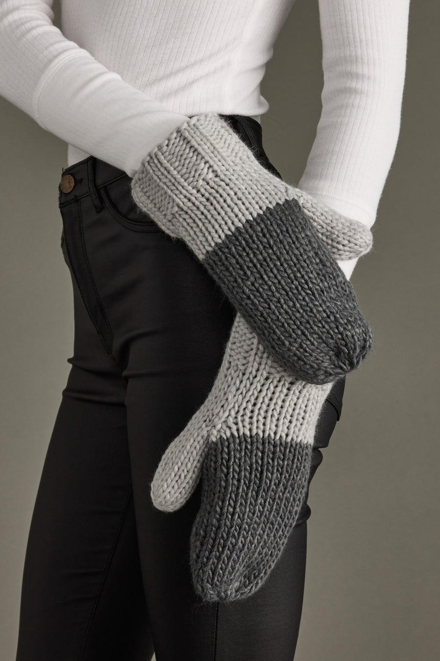 M-423_GREY