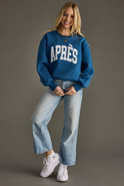 blue and white apres sweatshirt, blue oversized sweatshirt, apres sweatshirt, women's sweatshirt, winter sweatshirt, ski trip