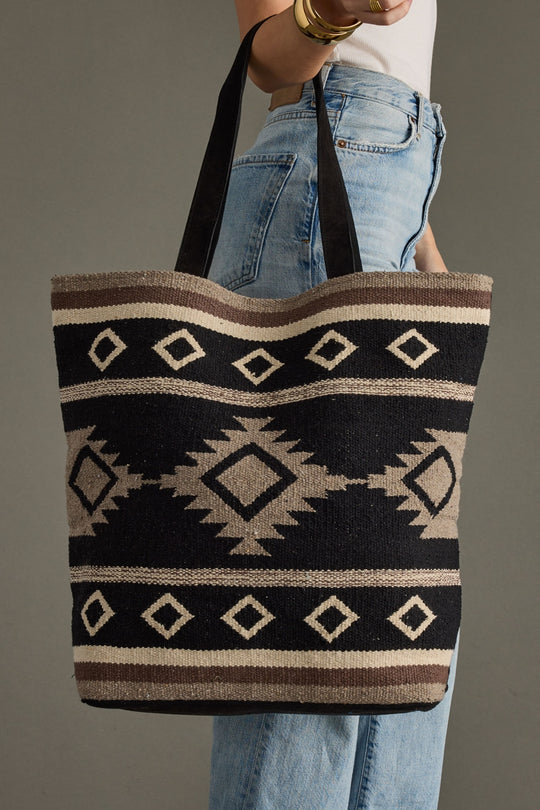 WOVEN-740_BLACK