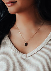 Leona Rectangle Pendant Necklace - Gold