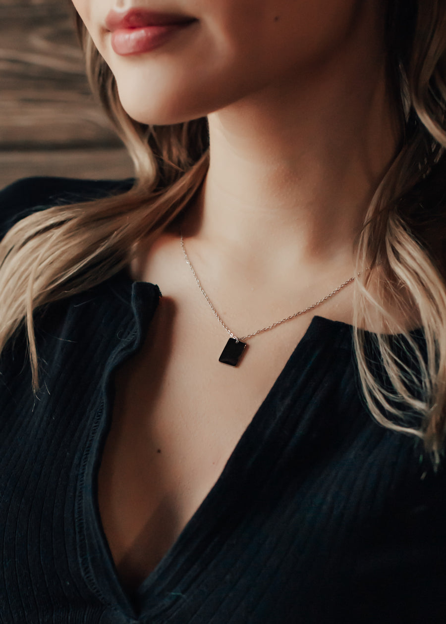 Leona Rectangle Pendant Necklace - Silver