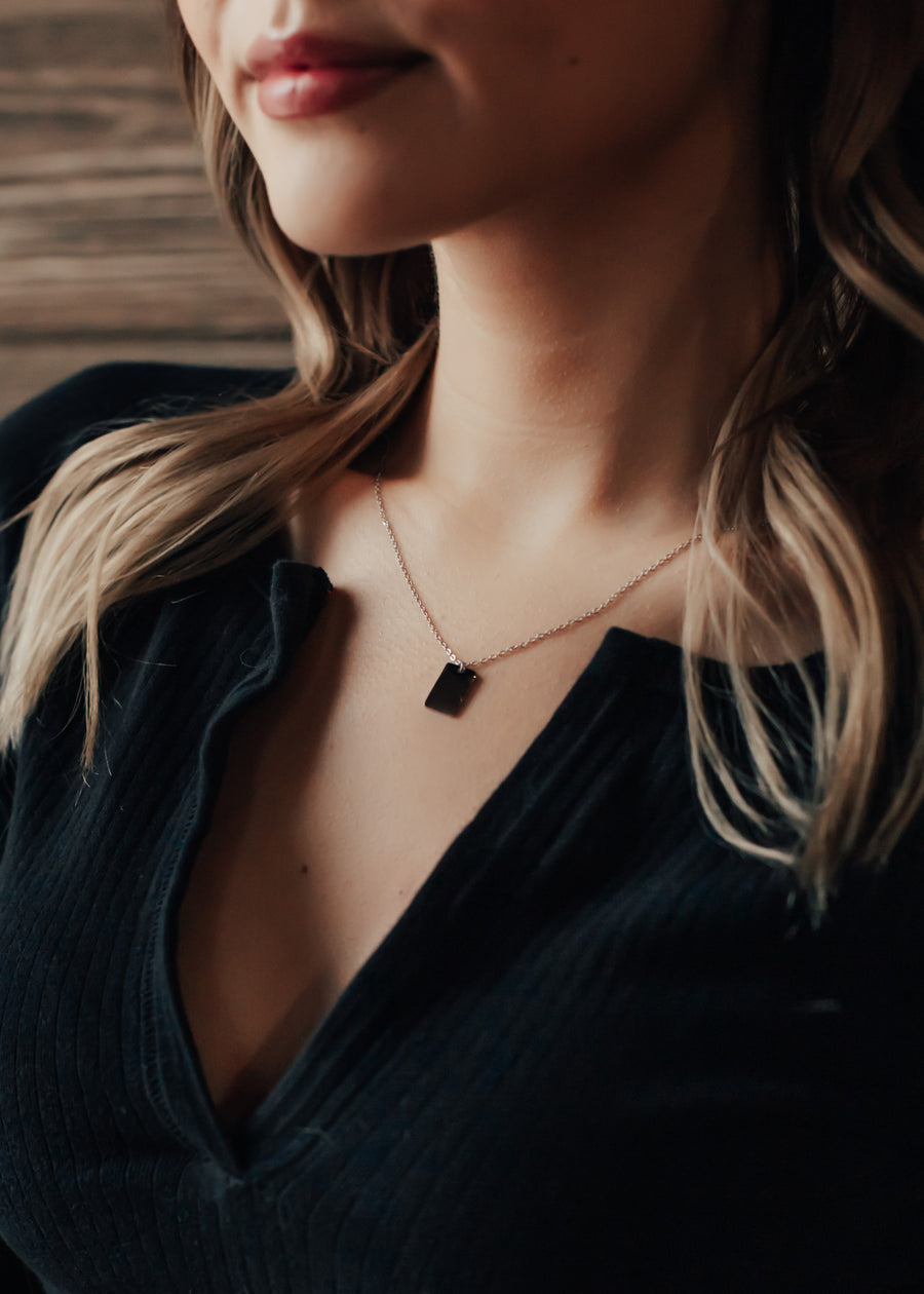 Leona Rectangle Pendant Necklace - Silver